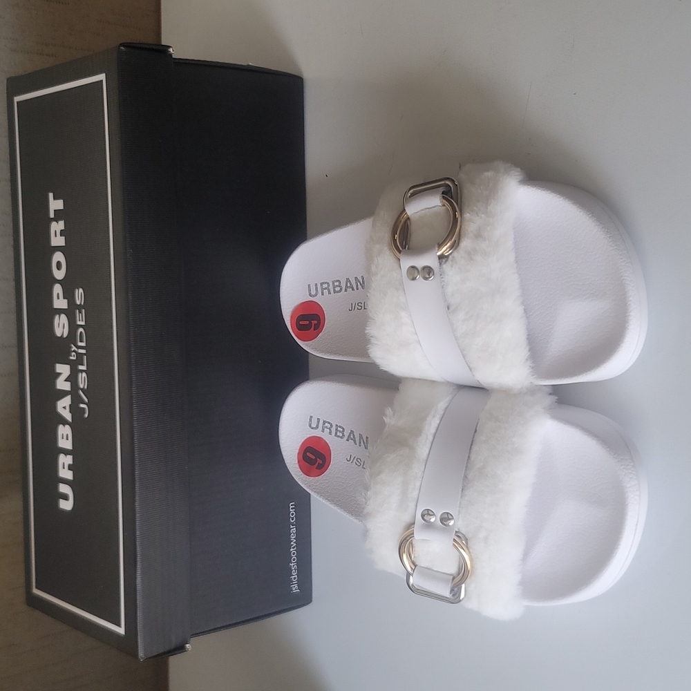 URBAN SPORT BY J/SLIDES BUCKLE UP FAUX FUR SANDAL/SLIDES: WHITE: NIB: 6
